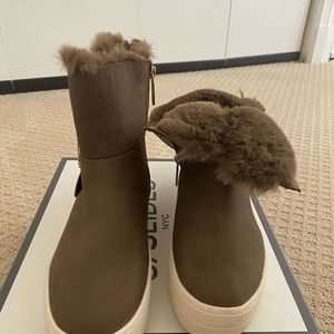 JSlide Khaki Nubuck Henley size 8 boot